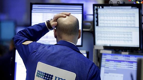 El nerviosismo en la Bolsa china se extendió a otras partes del mundo, como Wall Street.