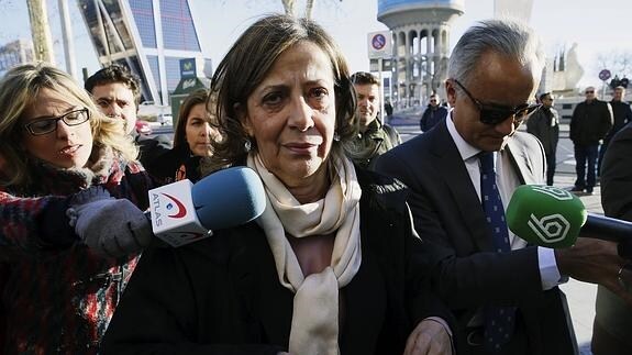 La tesorera del PP, Carmen Navarro, llega a los Juzgados de Plaza de Castilla.