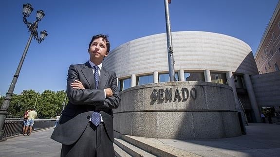 'El pequeño Nicolás', a las puertas del Senado.