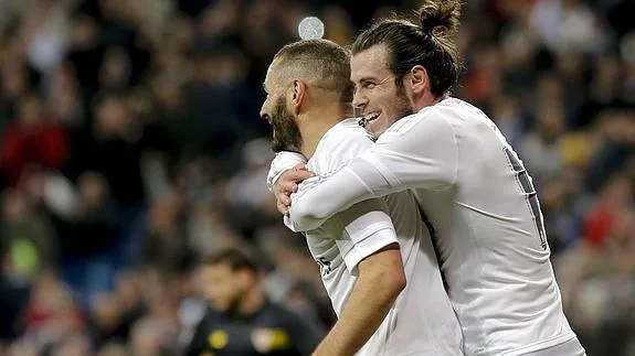 Benzema y Bale durante un partido. 