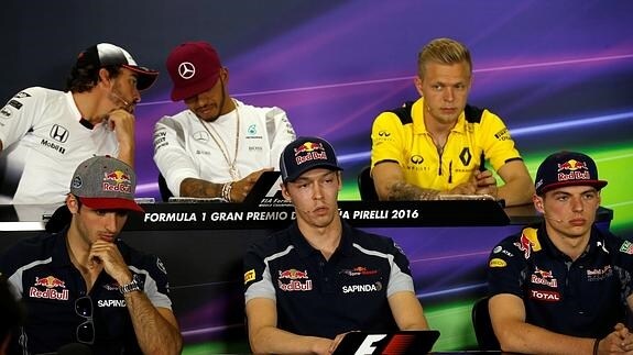 Pilotos de F1, en rueda de prensa. 