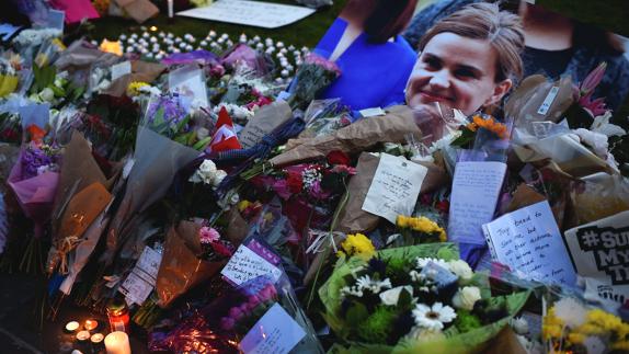 Homenaje a la diputada británica asesinada, Jo Cox.