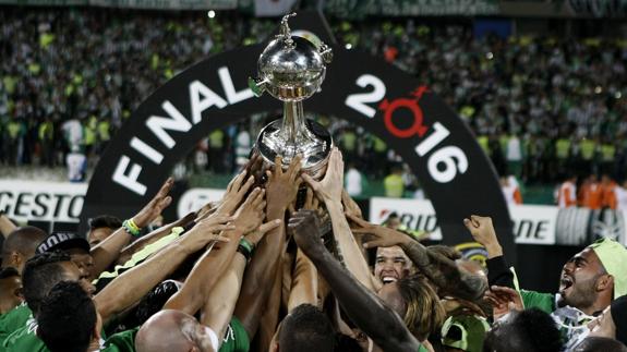 Jugadores del Atlético Nacional celebrando su victoria en la Copa Libertadores. 