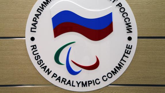 Logotipo del Comité Paralímpico Ruso en Moscú. 
