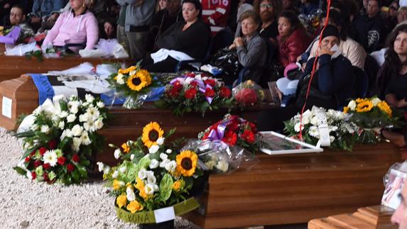 Funeral por las víctimas del terremoto en Amatrice (Italia).