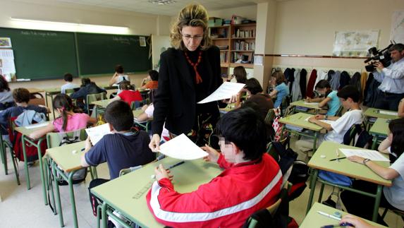 Alumnos en una clase de primaria.