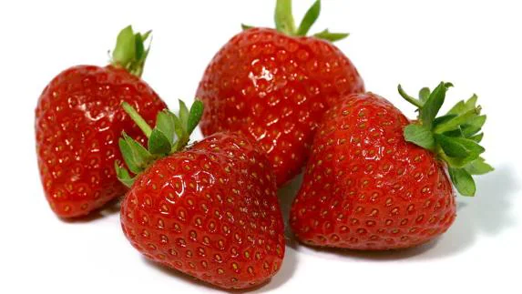 El consumo de fresas se asocia con mejoras sobre la salud, como la prevención de la inflamación vascular, el estrés oxidativo, enfermedades cardiovasculares, diabetes, cáncer u obesidad. 