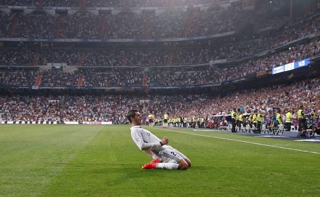 Morata celebra un gol con el Santiago Bernabéu lleno. 
