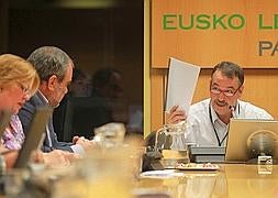 Joan Villadelprat, director de Epsilon, durante su comparecencia en el Parlamento vasco. ::Blanca Castillo