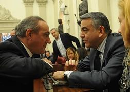 Ramiro González (PNV) y Javier de Andrés (PP), artífices del pacto en la Diputación. / I. Aizpuru