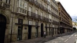 Los polémicos locales de la calle San Antonio. /Jesús Andrade