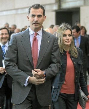 El Príncipe, con las pulseritas de moda