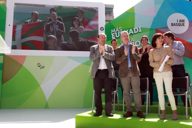 Andoni Ortuzar, Iñigo Urkullu e Izaskun Bilbao, este sábado en Durango.