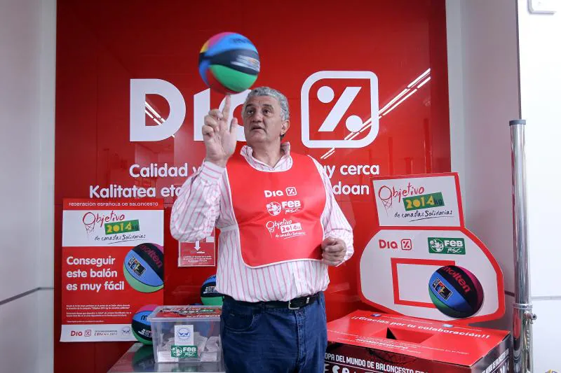 Romay presenta la campaña solidaria. 