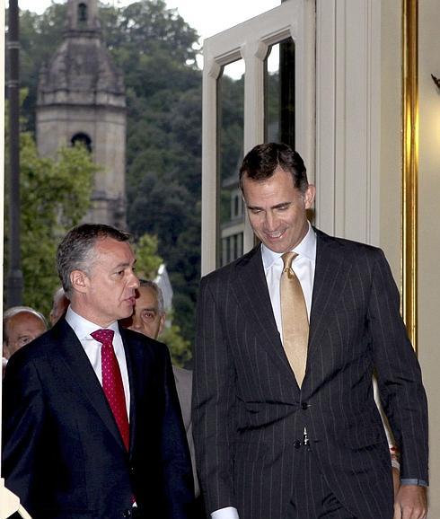 Urkullu, con el Príncipe Felipe en una entrega de premios en Bilbao el pasado mes de mayo. 