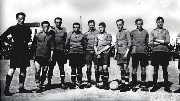 Los futbolistas del Arenas que consiguieron la Copa del Rey en 1919.