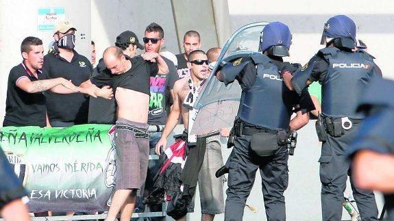 La Policía tuvo que intervenir finalizado el encuentro.