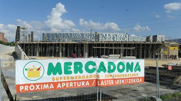 Vista de las obras del supermercado Mercadona en Ali Gobeo, en Vitoria.
