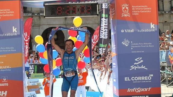 El madrileño Alejandro Santamaría, a su llegada a meta.