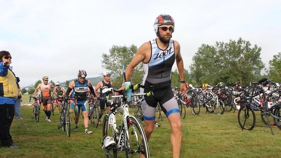 La bici les permite a los más fuertes marchas distancias.