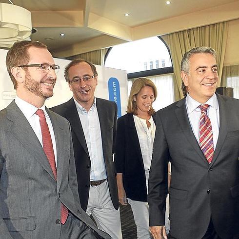 Maroto, Alonso, Quiroga y De Andrés en la convención.