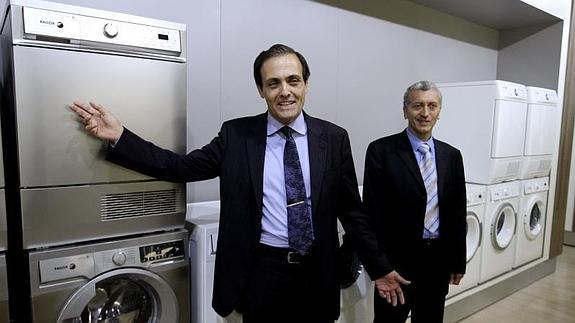 Los responsables de Ecomac, este miércoles tras darse a conocer la adjudicación de Fagor.