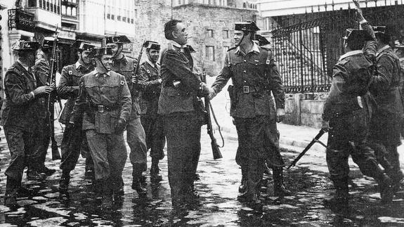 Anthony Quinn, con el uniforme de la Guardia Civil, en... ¿renococes el lugar?