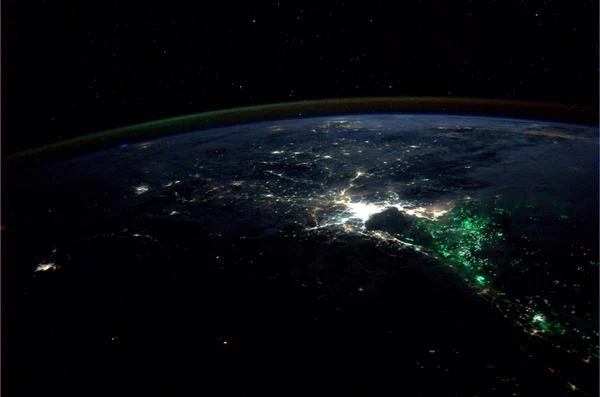 Las luces verdes de la fotografía han desconcertado a los astronautas en órbita TWITTER
