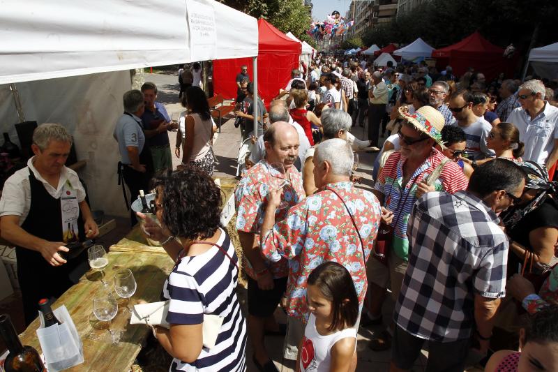Cientos de personas asistieron a la primera Feria Gastronómica de la ciudad. Por la mañana la afluencia fue masiva. 