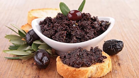 La tapenade es un paté a base de aceitunas negras, que resulta ser un magnífico entrante o aperitivo.