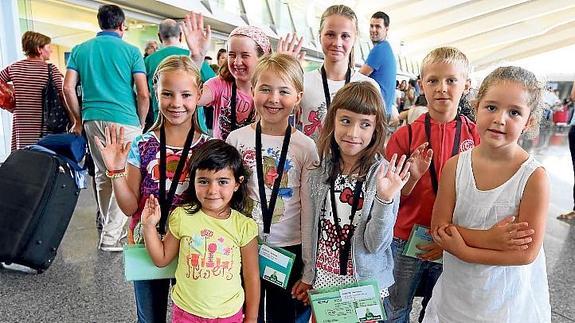 Niños de Chernobil se despiden del verano en Loiu.