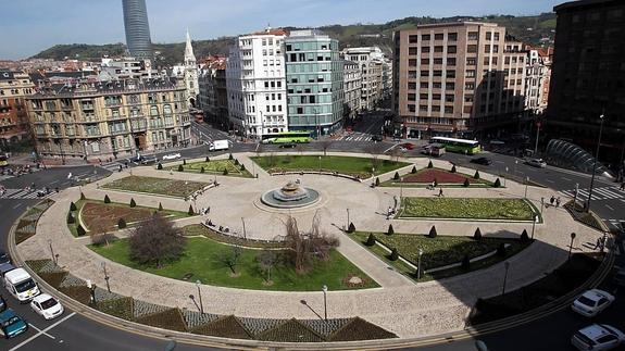 
Fue construida en la década de los años 40 por el arquitecto José Luís Salinas.