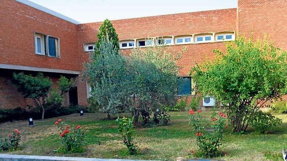 Exterior de la Residencia de Mayores ‘Los Manitos’, en Calahorra.