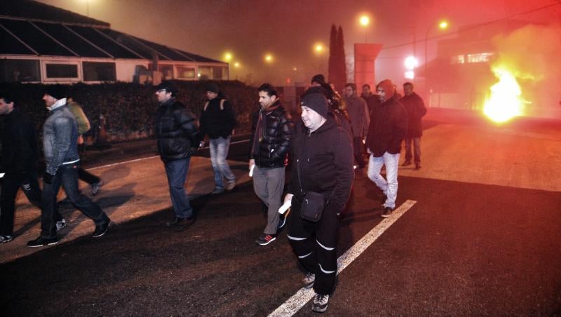 Los trabajadores que han ido esta mañana a trabajar no han podido acceder a la fábrica