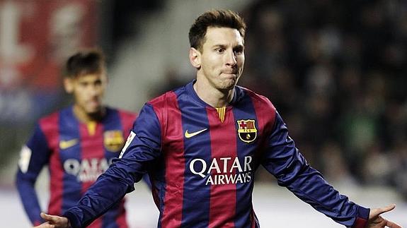 Messi celebra uno de los goles que ha marcado frente al Elche.