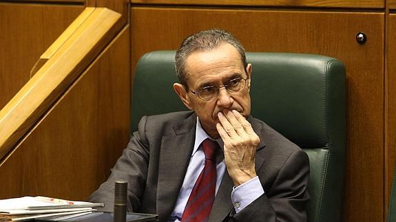 Ángel Toña, en el Parlamento vasco.