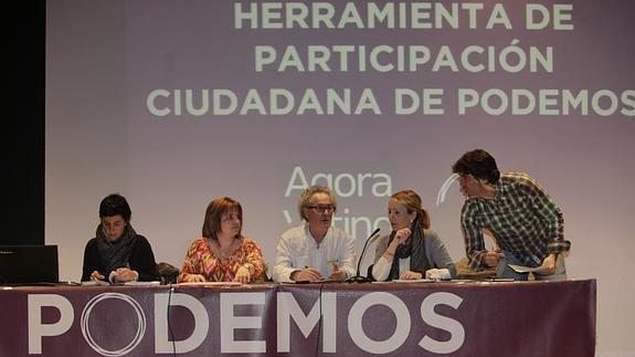 Imagen de una de las últimas asambleas de Podemos en Vitoria. 