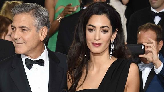 Clooney y su mujer.