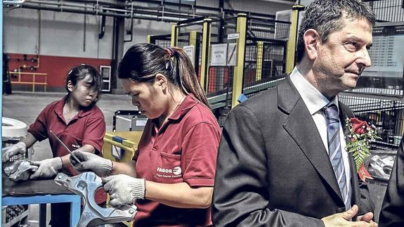 Txema Gisasola, en las instalaciones de Fagor en Kunshan, cuando era presidente de la Corporación Mondragon.
