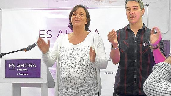 Carolina Bescansa y Germán Cantabrana, en el acto celebrado ayer en Logroño.