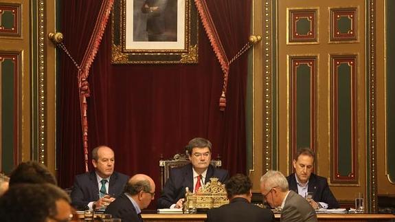 Juan Mari Aburto, en su primer pleno como alcalde de Bilbao.