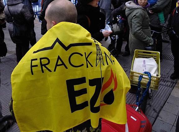 Imagen de una protesta en Vitoria contra el 'fracking'.