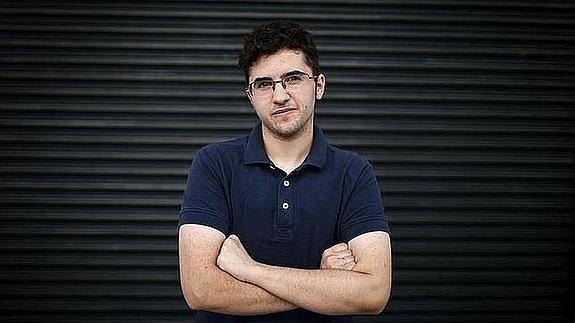 Álex Salinas, el joven gaditano al que la Iglesia le impide ser el padrino de su sobrino por su condición de transexual..