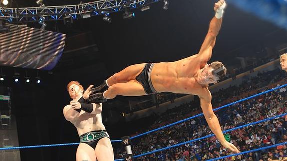 Los luchadores Sheamus y Cody Rhodes, en un combate.