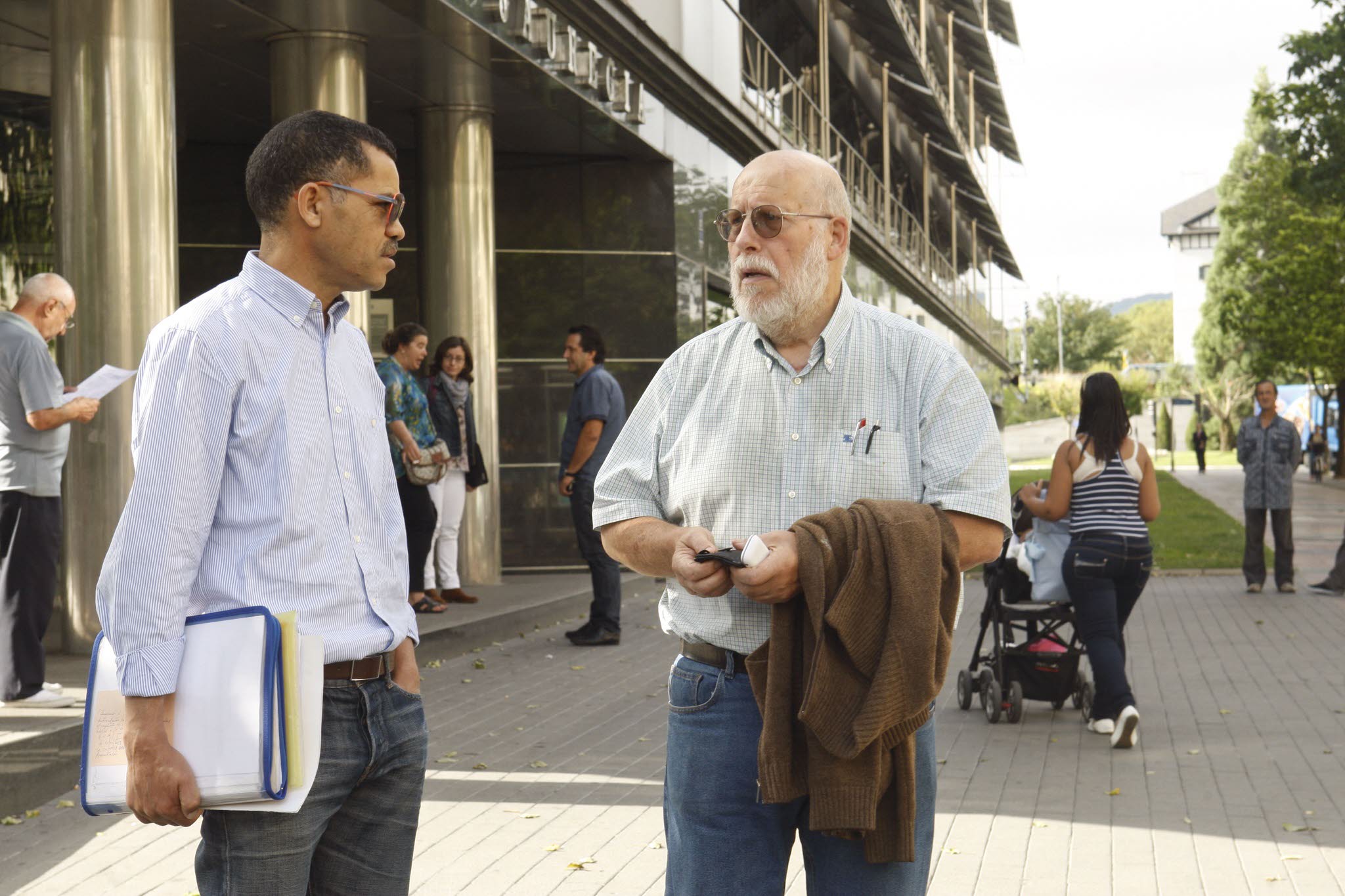 Fede García, en la puerta del Palacio de Justicia de Vitoria. 