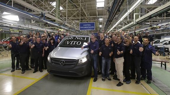 Inauguración de la línea de producción de la nueva Mercedes, Vito, en agosto de 2014.