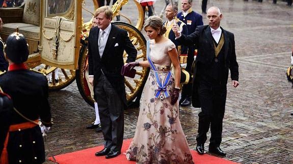 Los reyes de Holanda ha su llegada a La Haya.