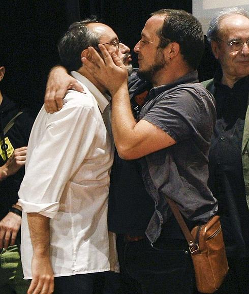 David Fernández y Antonio Baños celebran los resultados. 