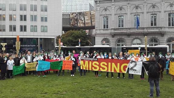 Concentración frente al edificio de la Eurocámara convocada por el colectivo Hodei Bila.