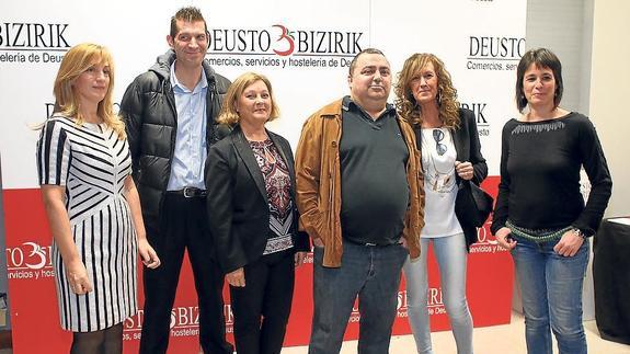 Pilar Renovales, Gorka Val, Julia Diéguez, Fran Domínguez, Itziar Lasheras y Estitxu Lezea.